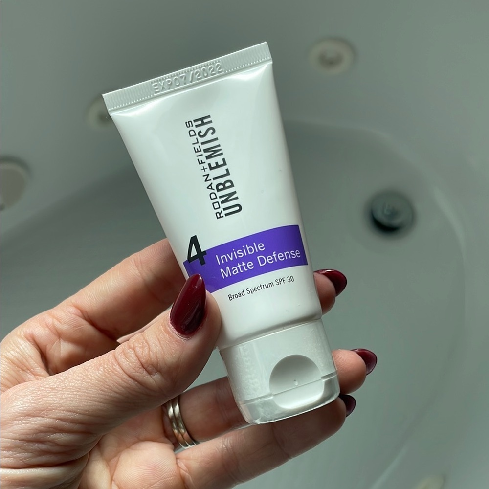 Rodan + Fields UNBLEMISH Invisible Matte Defense SPF 30